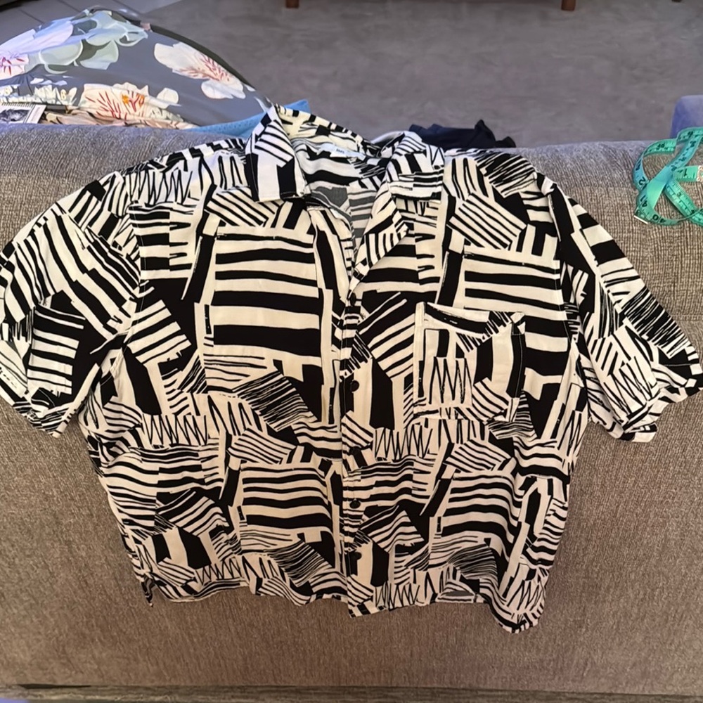 Men’s Size XL BP Button Down Silky Shirt